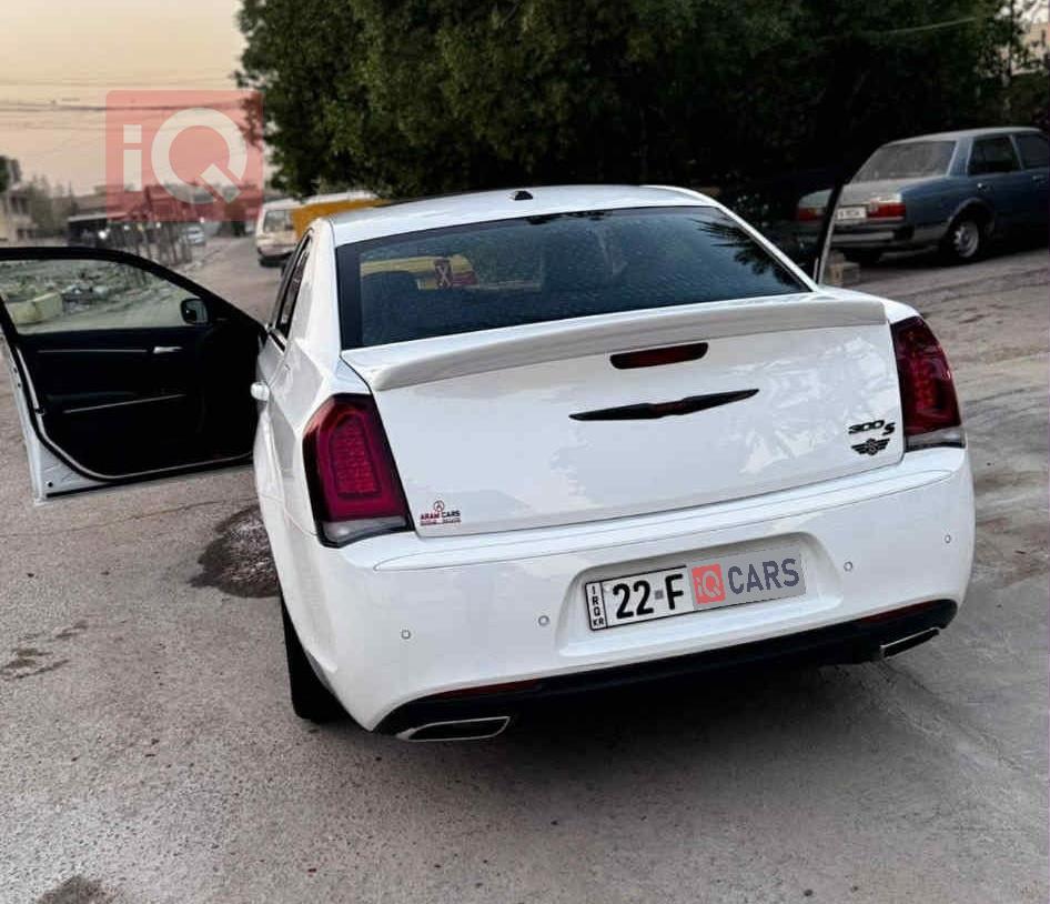 کرایسلەر 300